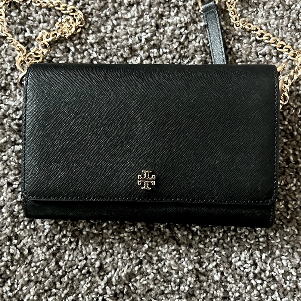 Tory Burch Emerson chain wallet